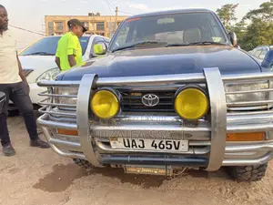Toyota Hilux Surf 2004 Blue