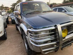 Toyota Hilux Surf 2004 Blue