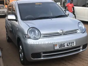 Toyota Sienta 2008 Silver