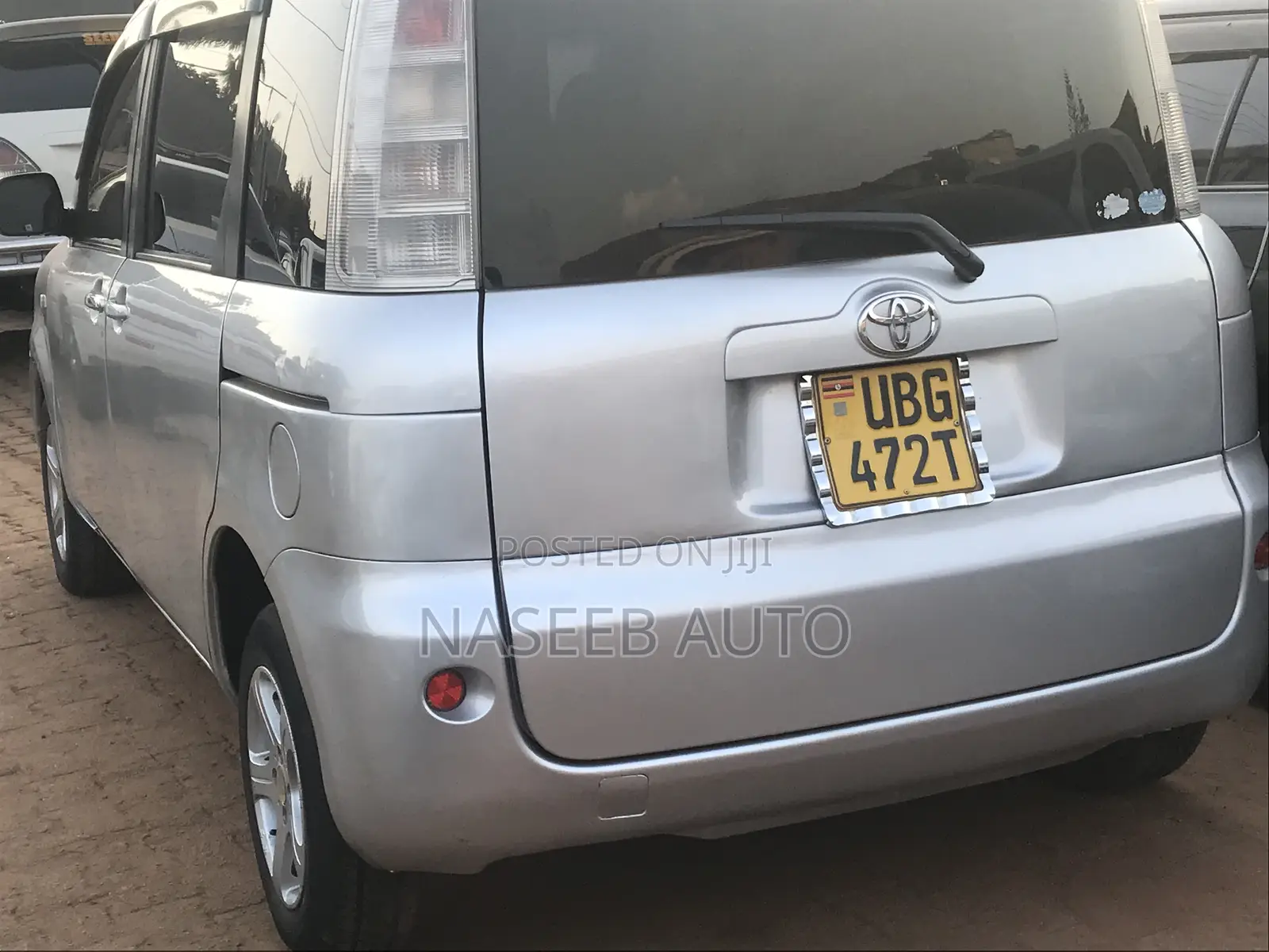 Toyota Sienta 2008 Silver
