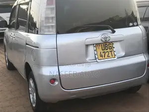 Toyota Sienta 2008 Silver