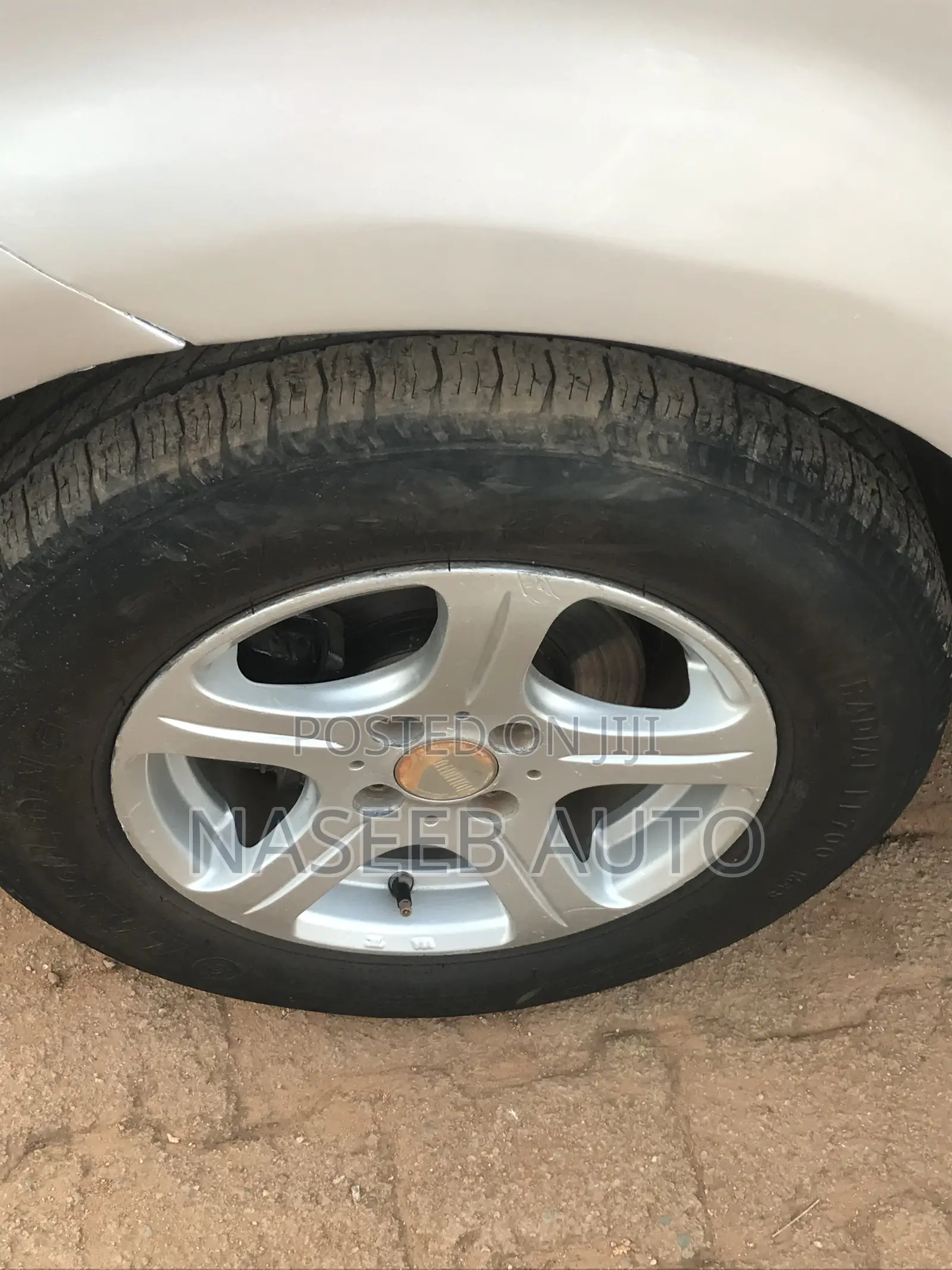 Toyota Sienta 2008 Silver