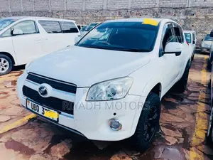Toyota RAV4 2.5 2010 White