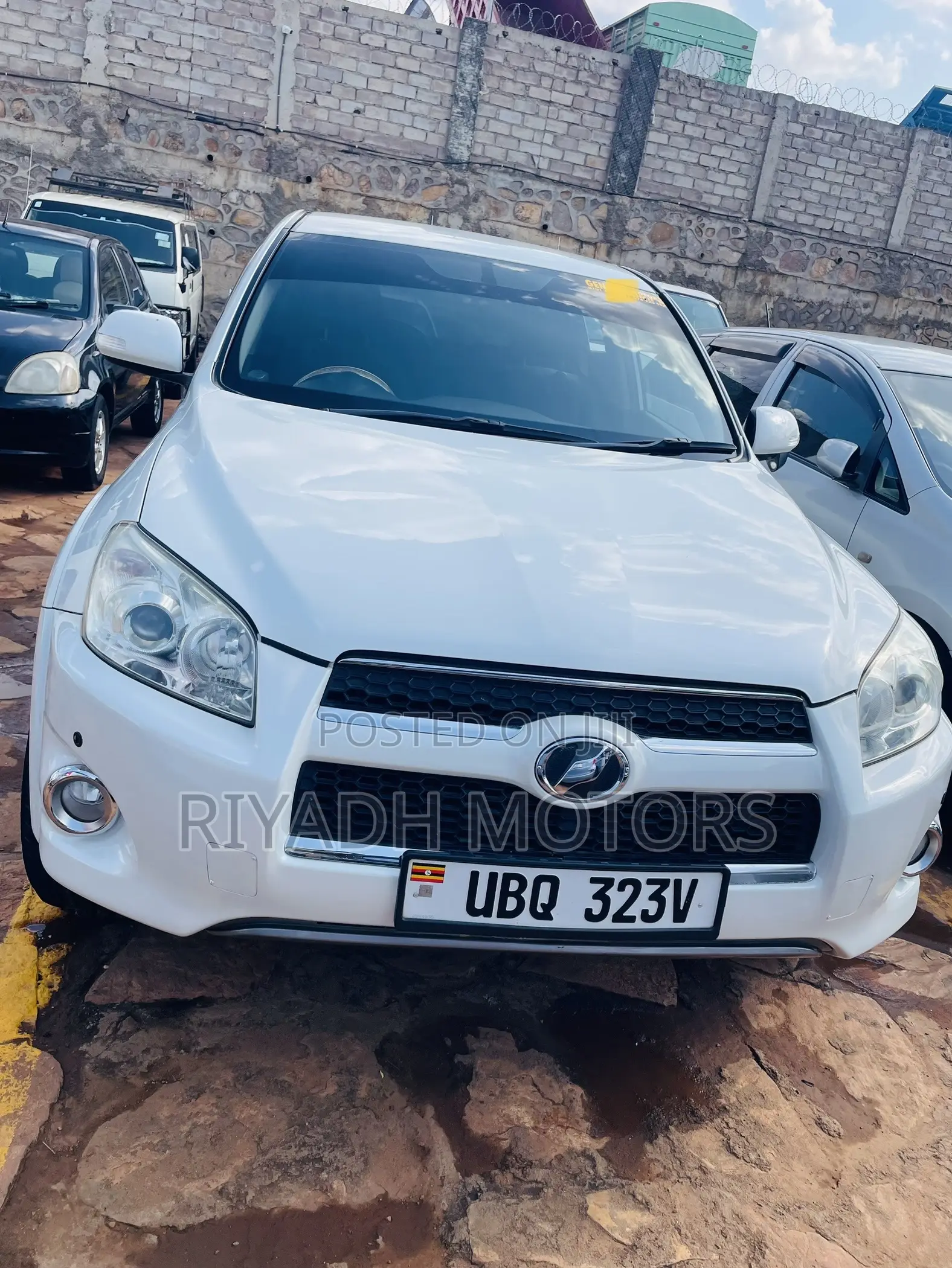 Toyota RAV4 2.5 2010 White