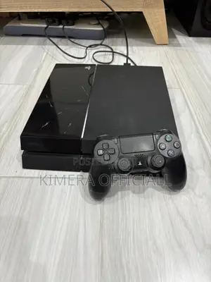 Ps4 Standard Console With 2 Controllers and Endless Play