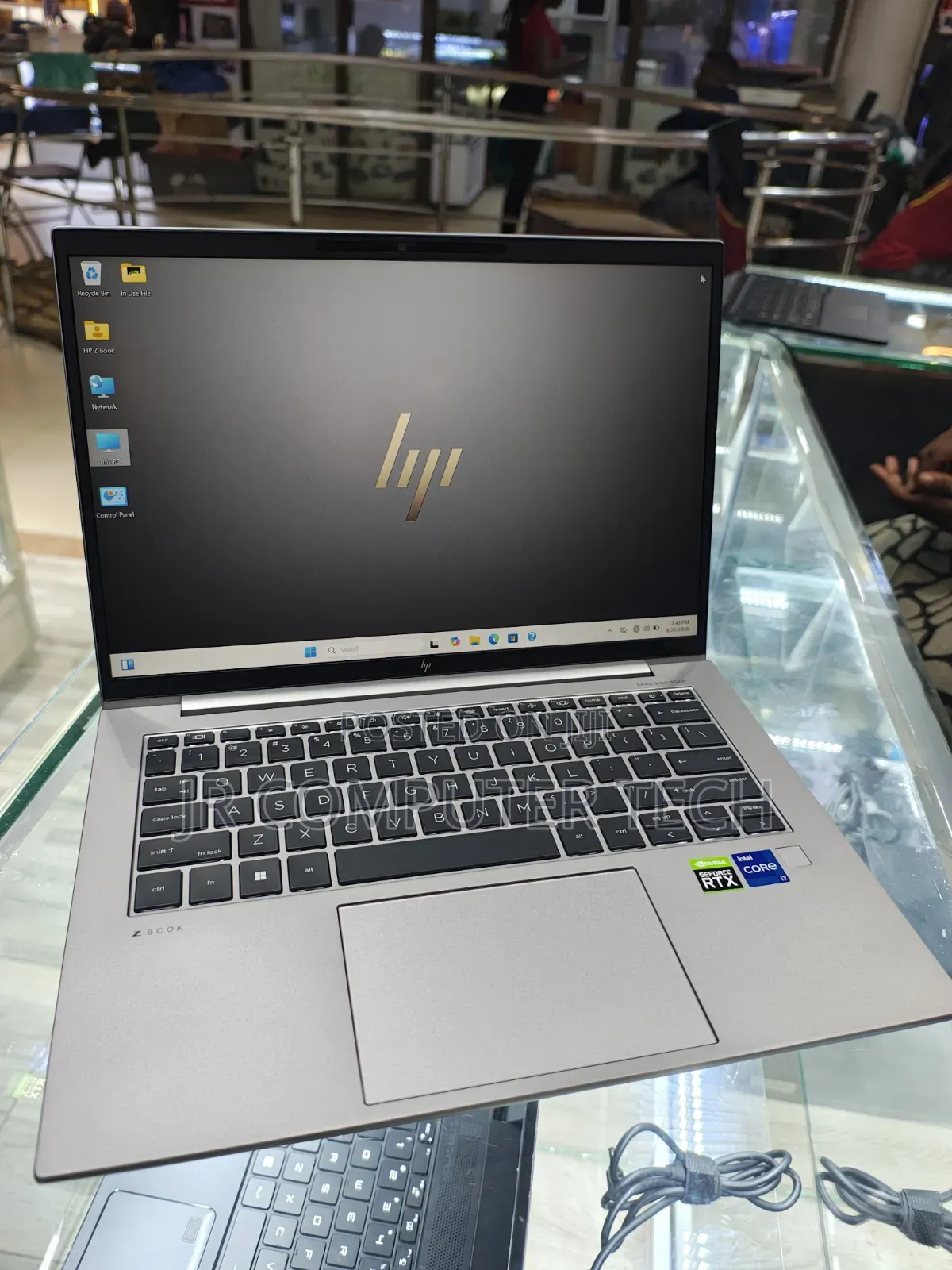 Laptop HP ZBook Firefly 14 G10 32GB Intel Core i7 SSD 1T
