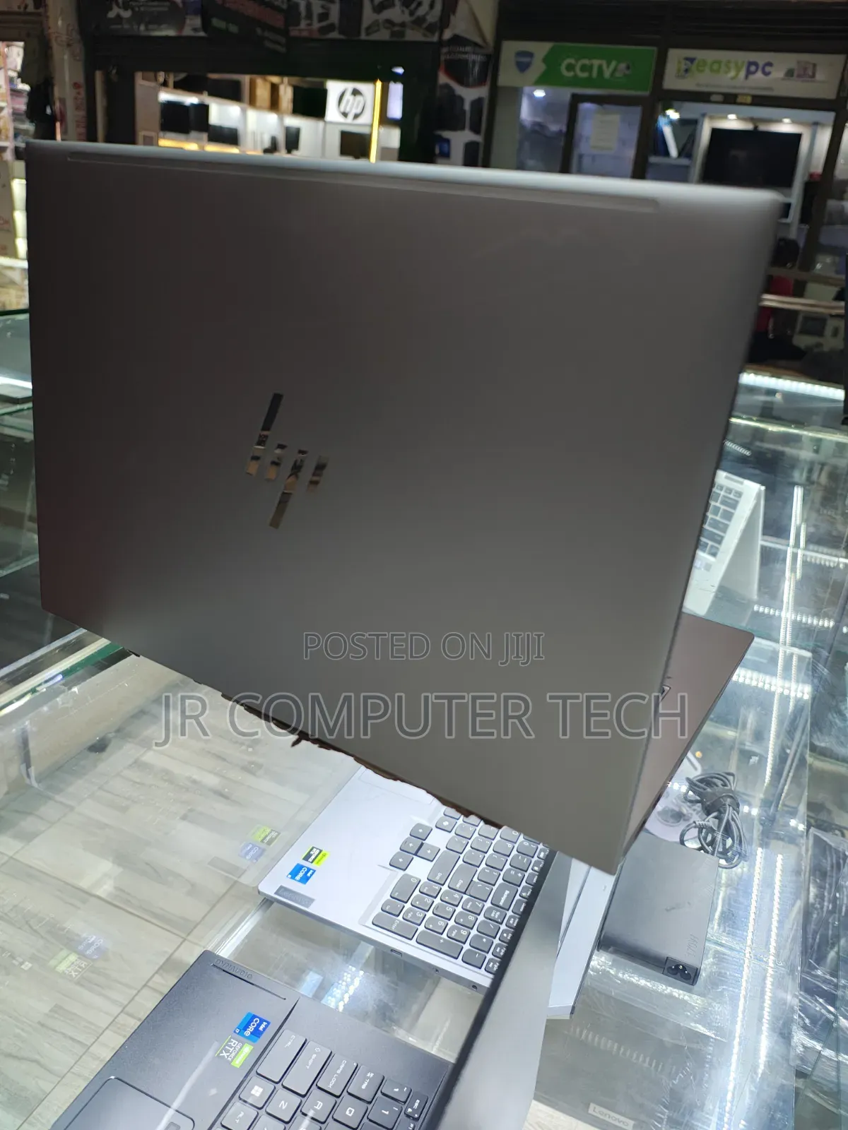 Laptop HP ZBook Firefly 14 G10 32GB Intel Core i7 SSD 1T