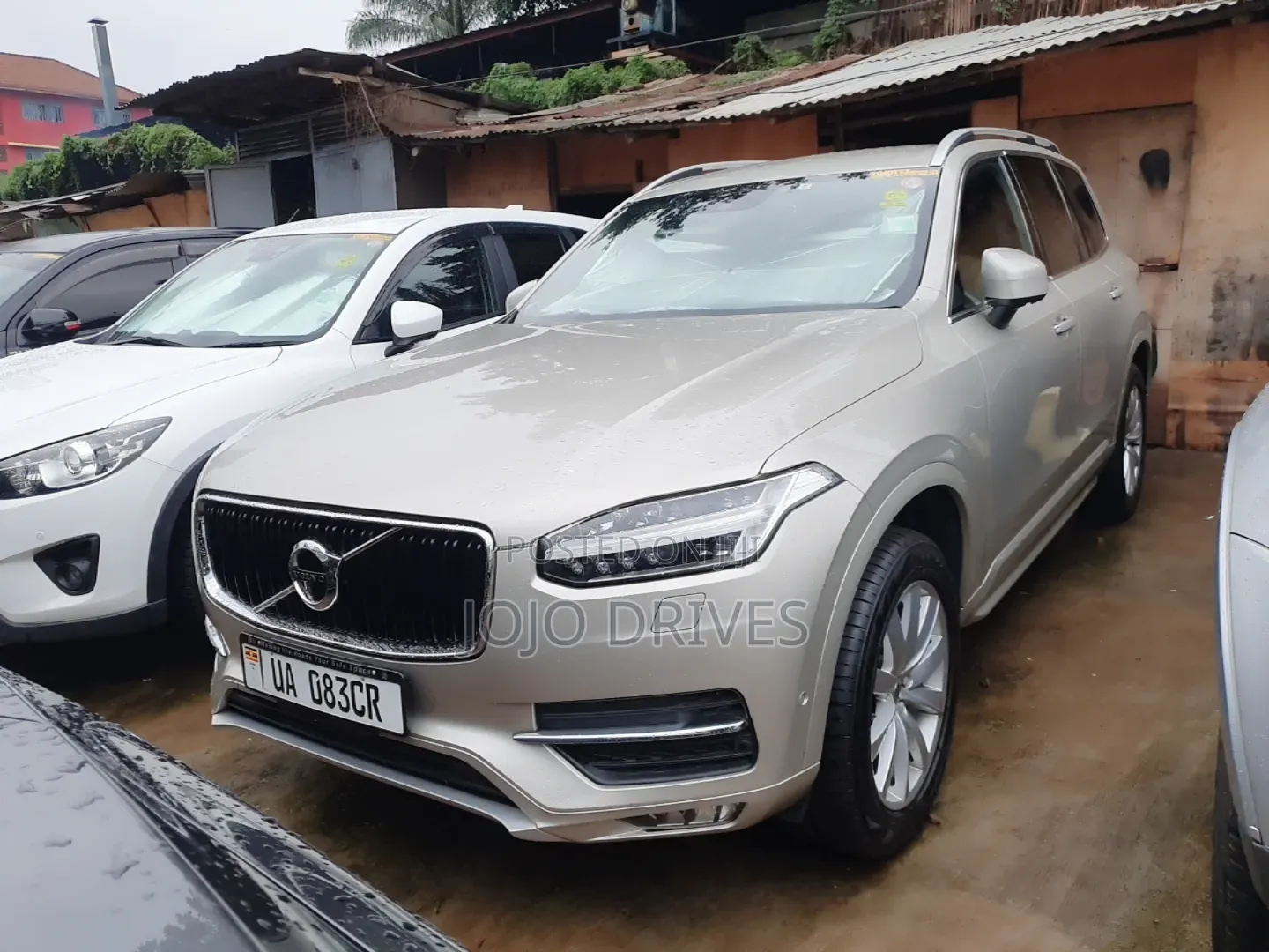 Volvo XC90 T5 Momentum AWD (2.0L 4cyl 8A) 2017 Gold