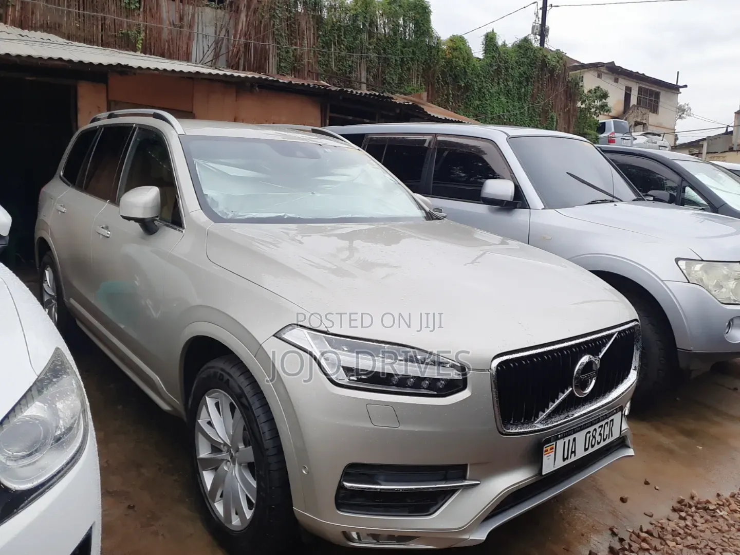 Volvo XC90 T5 Momentum AWD (2.0L 4cyl 8A) 2017 Gold