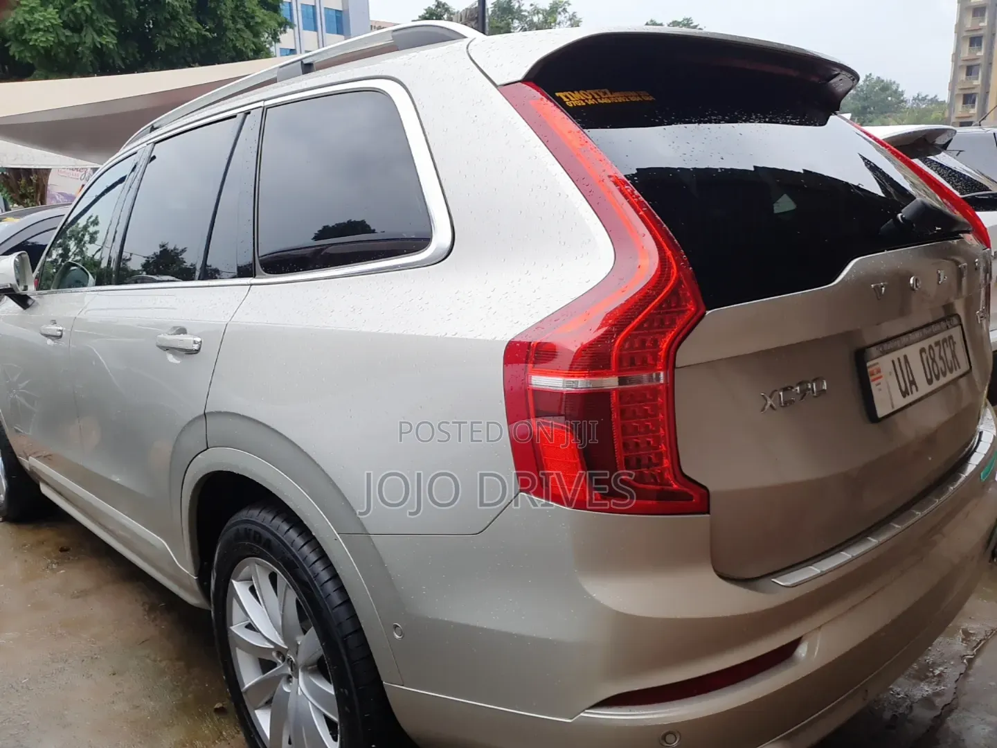 Volvo XC90 T5 Momentum AWD (2.0L 4cyl 8A) 2017 Gold
