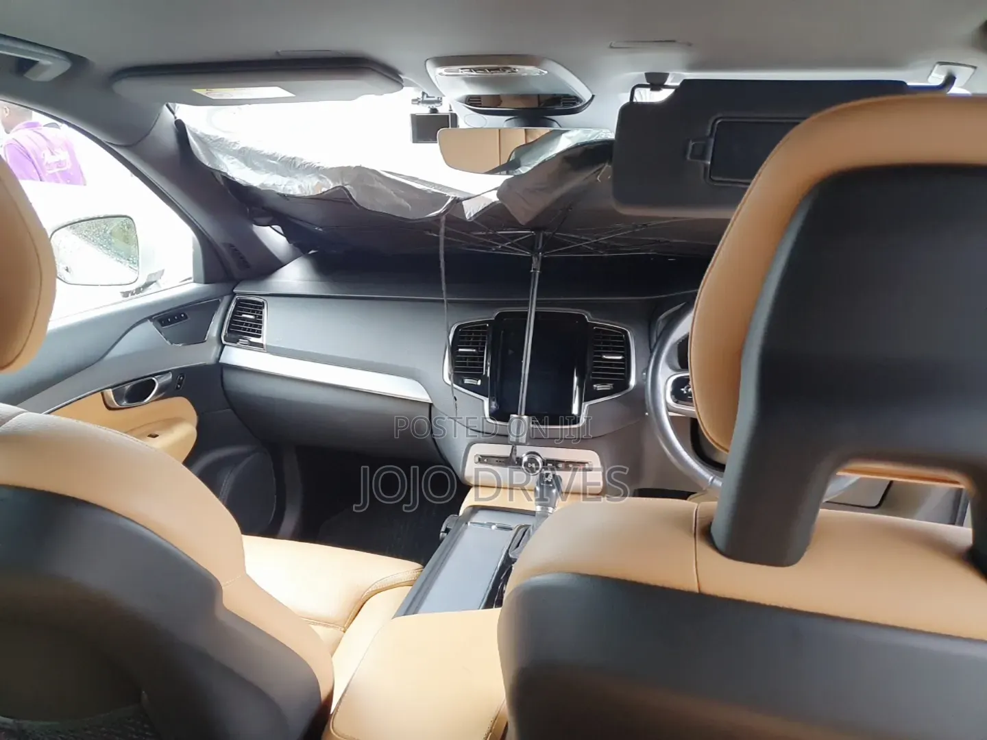 Volvo XC90 T5 Momentum AWD (2.0L 4cyl 8A) 2017 Gold
