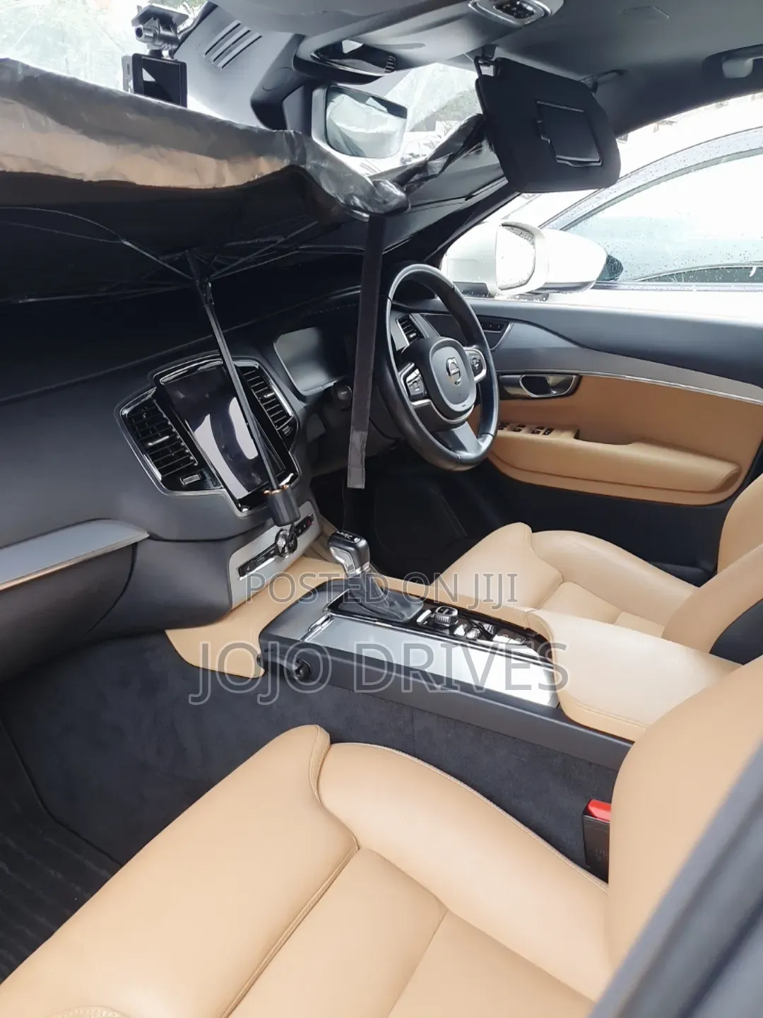 Volvo XC90 T5 Momentum AWD (2.0L 4cyl 8A) 2017 Gold