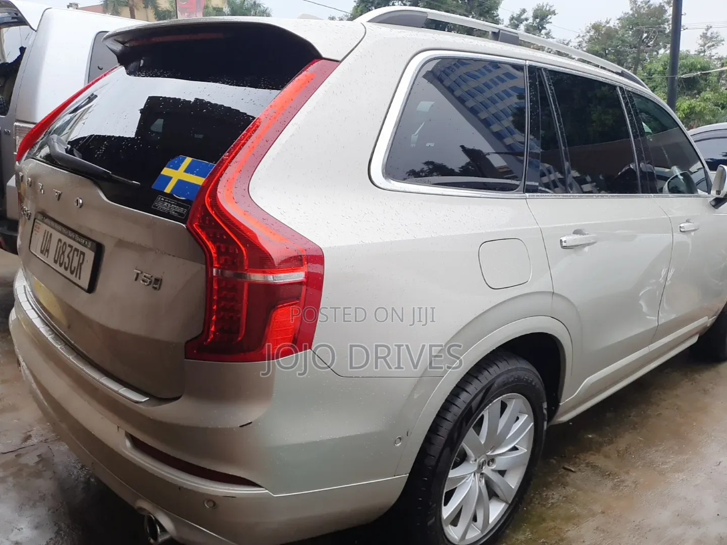 Volvo XC90 T5 Momentum AWD (2.0L 4cyl 8A) 2017 Gold