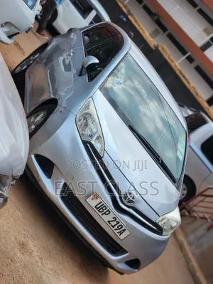 Toyota Ractis 1.5 FWD 2014 Silver