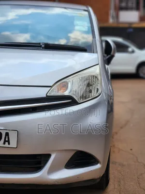 Toyota Ractis 1.5 FWD 2014 Silver