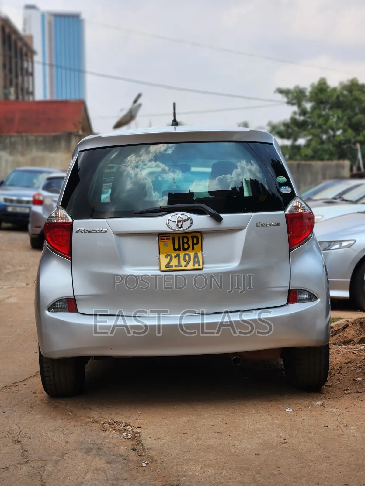 Toyota Ractis 1.5 FWD 2014 Silver