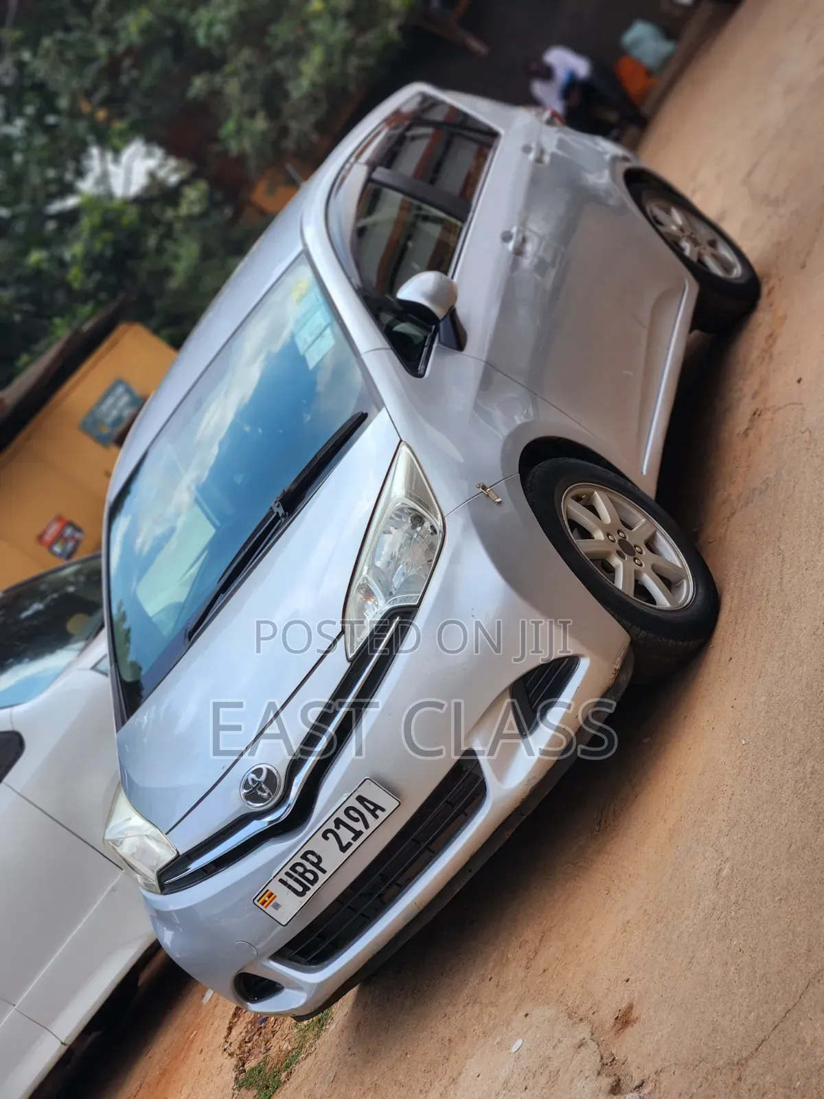 Toyota Ractis 1.5 FWD 2014 Silver