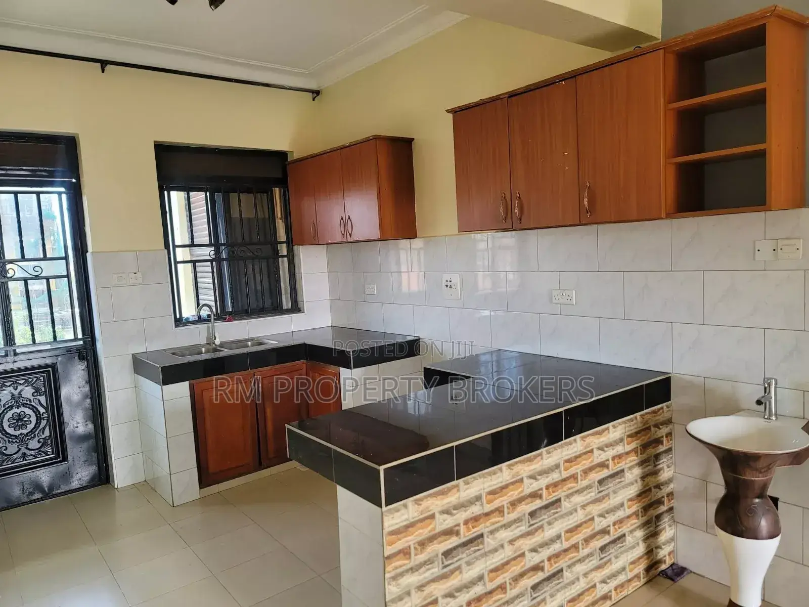 2bdrm Apartment in Bugolobi, Central Division for rent