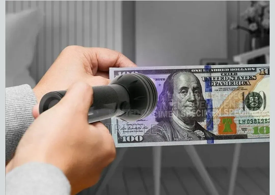 Portable Battery-Powered Counterfeit Money Detector Torch