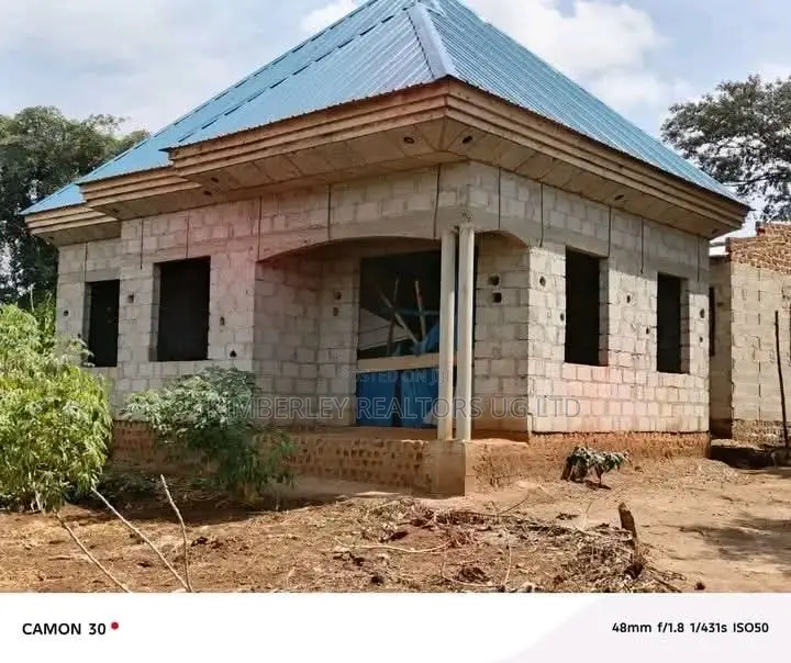 Quick Sale – Shell Rentals for Sale (Seeta – Bajjo Road)
