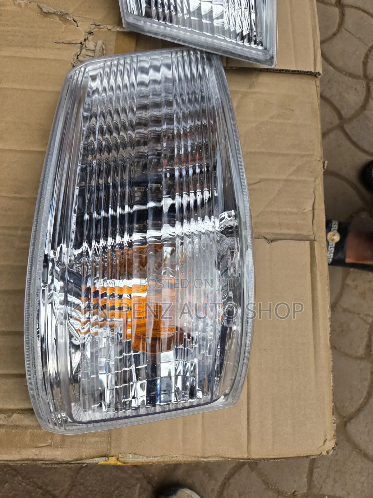 Mitsubishi Canter and Fuso Conerlamp