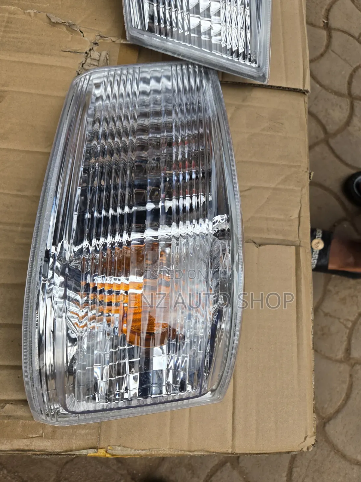 Mitsubishi Canter and Fuso Conerlamp