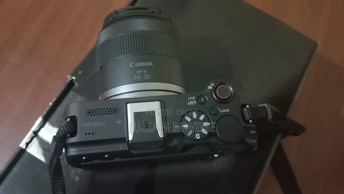Canon Eos R50v Mirrorless Camera + Rf-S 14-30mm F/4-6.3 Is STM Pz Lens