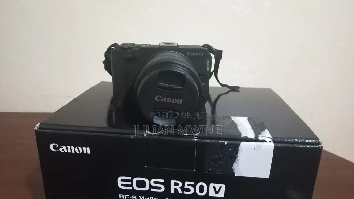 Canon Eos R50v Mirrorless Camera + Rf-S 14-30mm F/4-6.3 Is STM Pz Lens