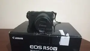 Canon Eos R50v Mirrorless Camera + Rf-S 14-30mm F/4-6.3 Is STM Pz Lens