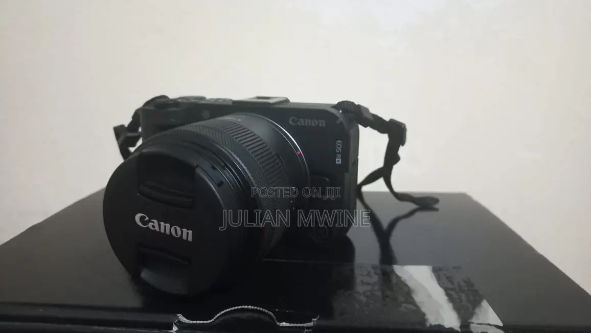 Canon Eos R50v Mirrorless Camera + Rf-S 14-30mm F/4-6.3 Is STM Pz Lens