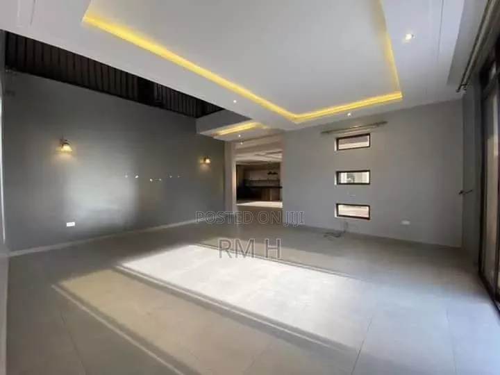 5bdrm Duplex in Muyenga, Central Division for rent