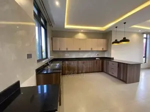 5bdrm Duplex in Muyenga, Central Division for rent