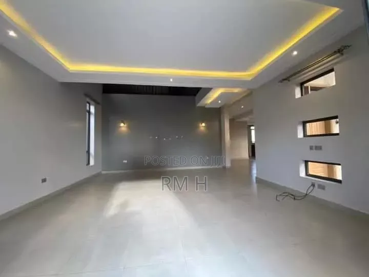 5bdrm Duplex in Muyenga, Central Division for rent