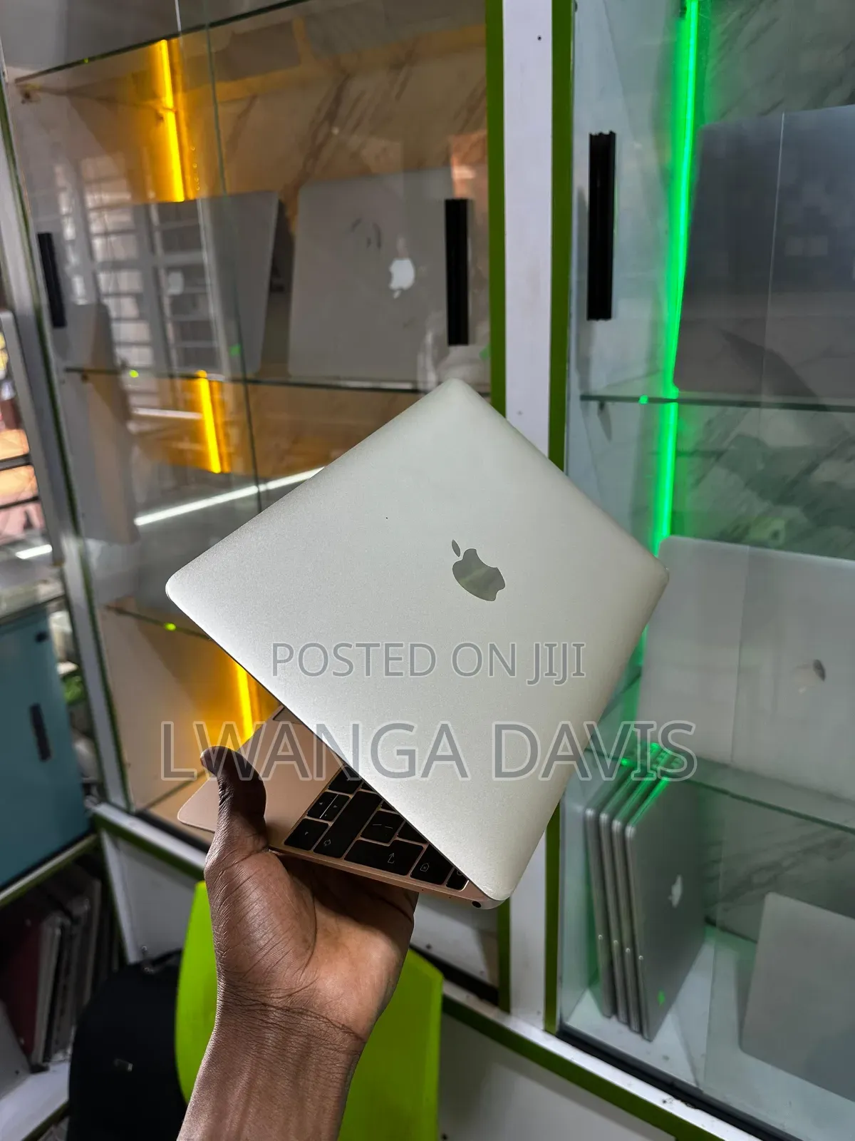 Laptop Apple MacBook 2017 8GB Intel Core i5 SSD 512GB