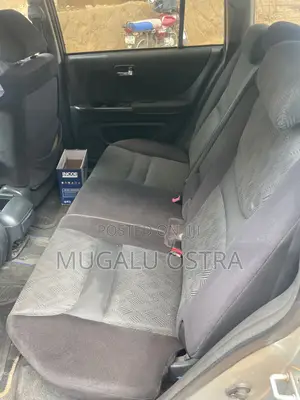 Toyota Kluger 2005 Silver