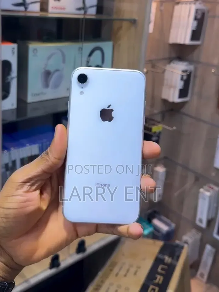 Apple iPhone XR 64 GB White
