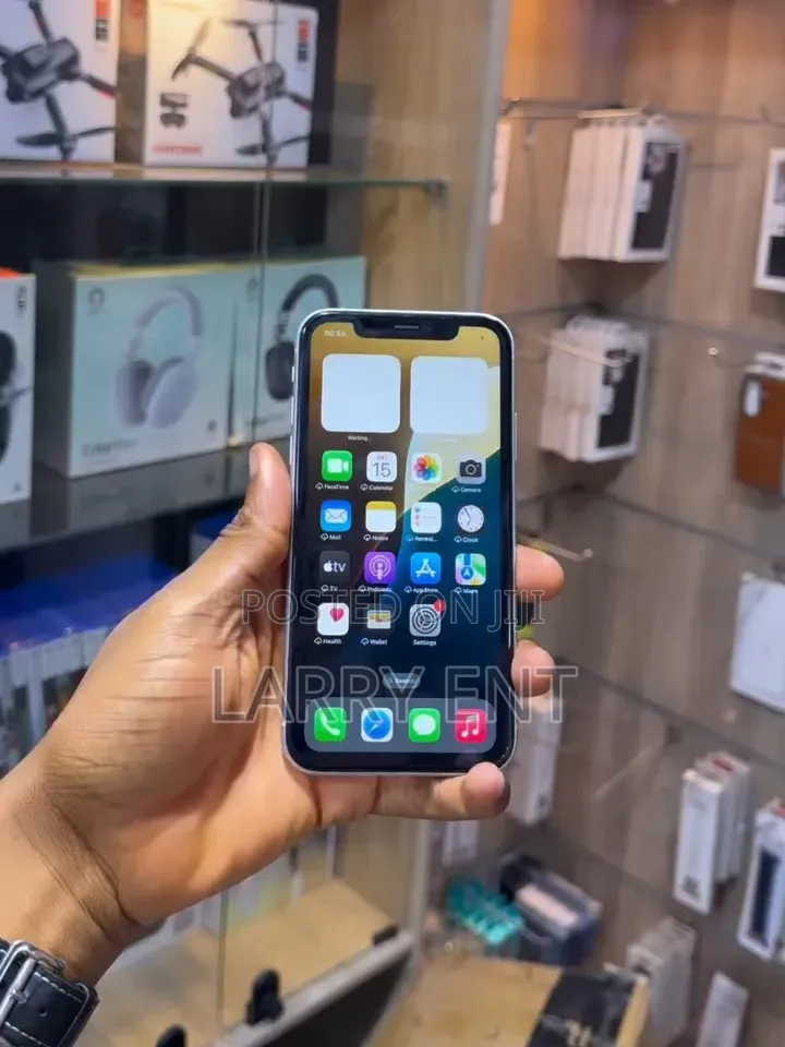 Apple iPhone XR 64 GB White