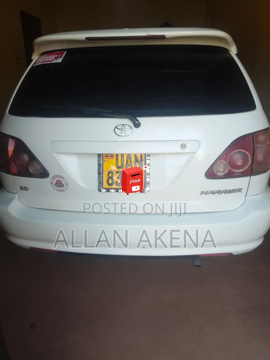 Toyota Harrier 2000 Off white