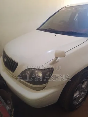 Toyota Harrier 2000 Off white