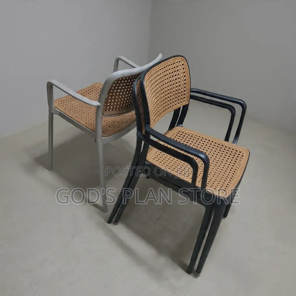 Elevated Plastic Chairs Plastic Chairs