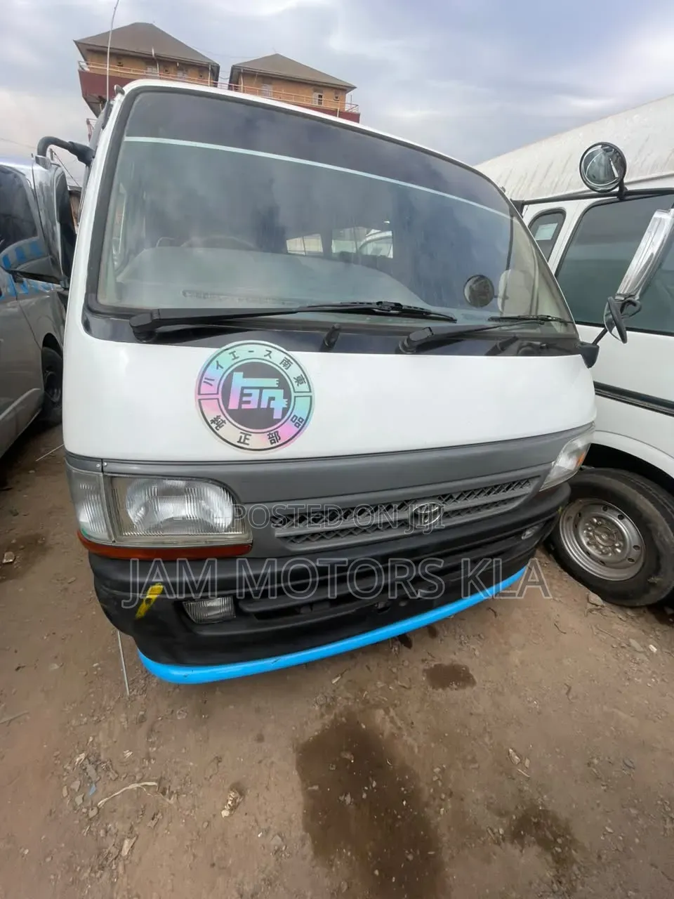 Toyota HiAce 2003 White
