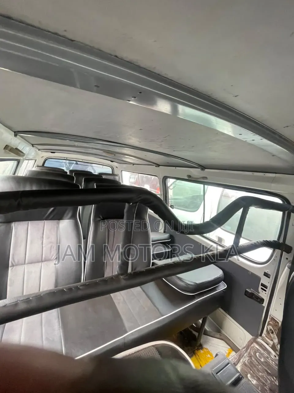 Toyota HiAce 2003 White