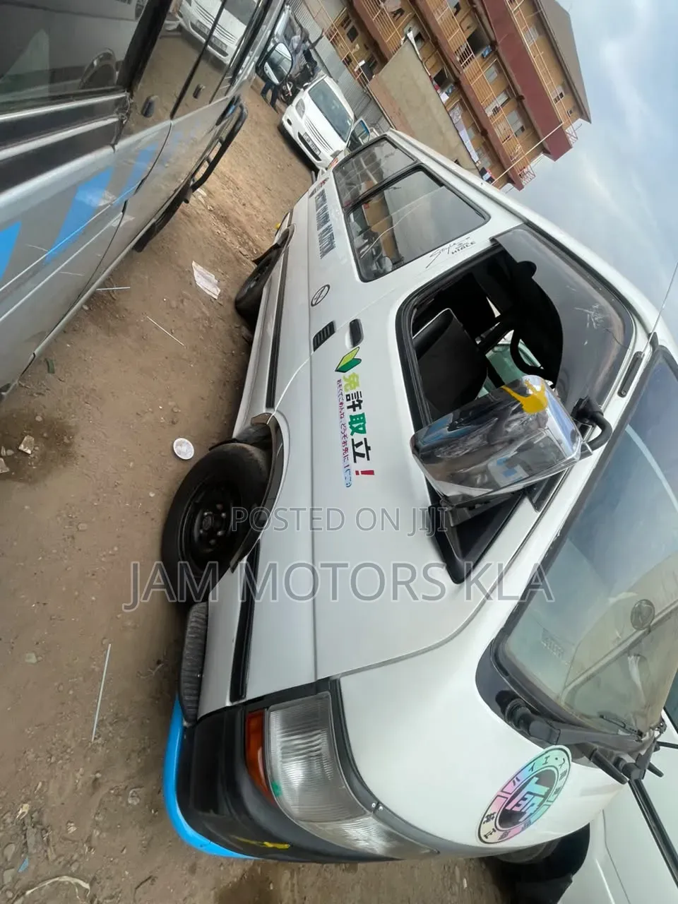 Toyota HiAce 2003 White