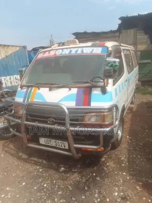 Toyota HiAce 2001 White
