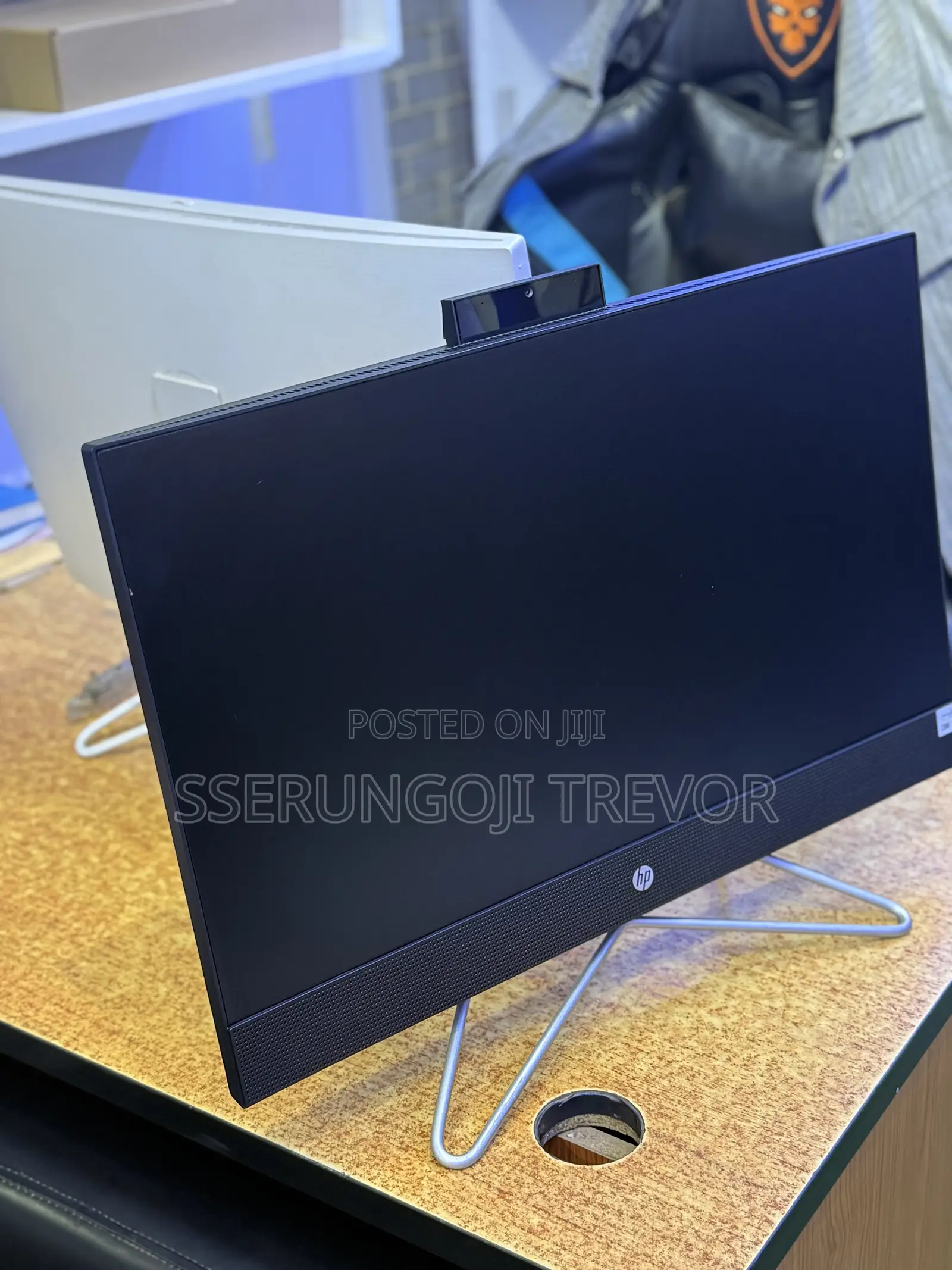 New HP 200 G4 All-in-One 8GB Intel Core i3 SSHD (Hybrid) 512GB
