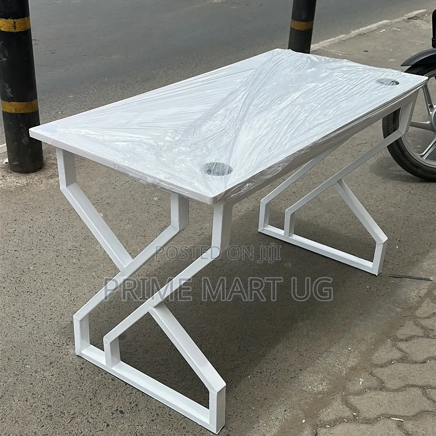 Modern Office Table/Office Table/Reading Desk/Offices Tables068
