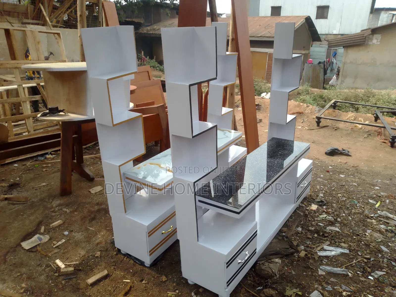 Strong and Durable Tv Stand