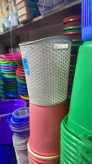 Open Plastic Dust Bin Plastic Dust Bin for Bars Hotels Lodges Office