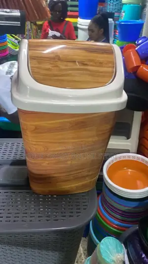 Swing Plastic Dust Bins Plastic Dust Bins