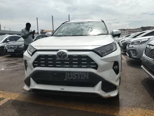 Toyota RAV4 2019 White